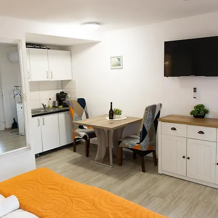 Kincso Vendeghaz Apartment *